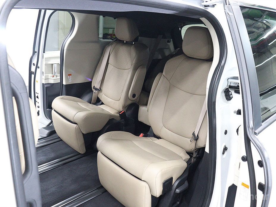 2022 Toyota Sienna IV 2.5 Hybrid 2WD с пробегом 31 390 км