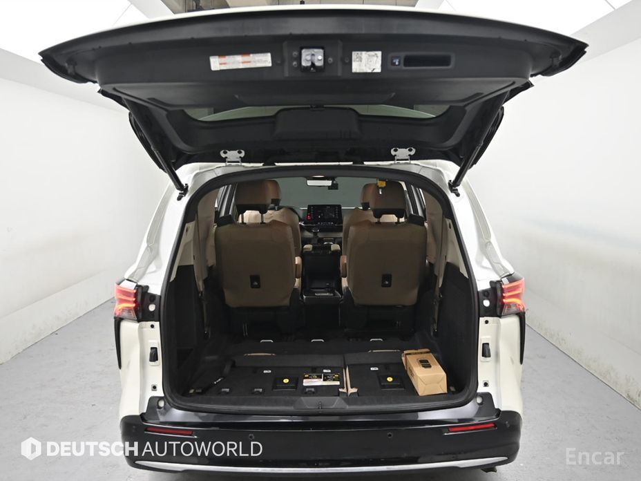 2021 Toyota Sienna IV 2.5 Hybrid 2WD с пробегом 38 000 км