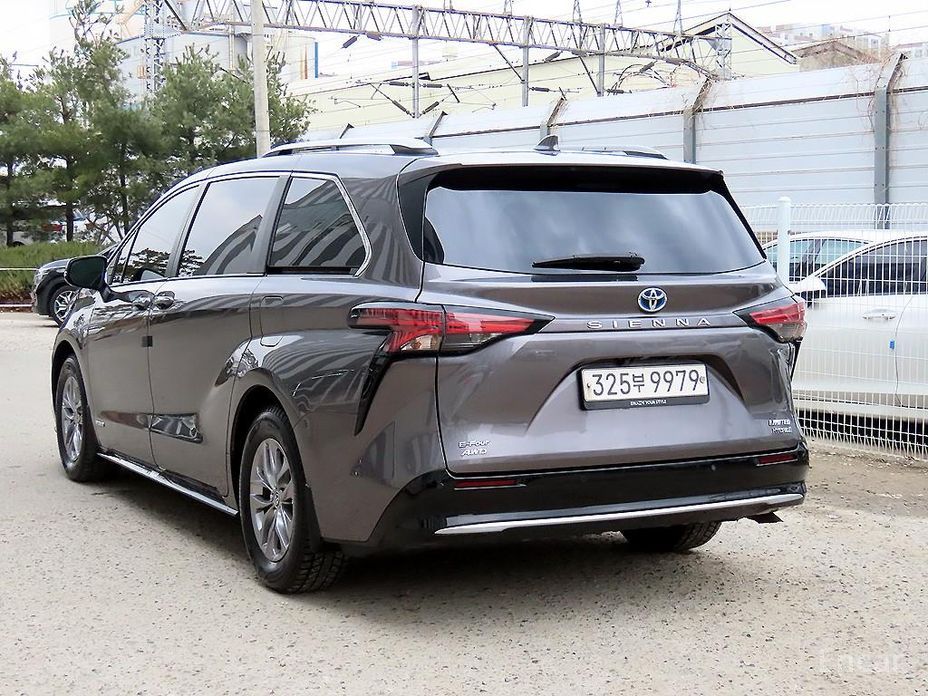 2021 Toyota Sienna IV 2.5 Hybrid AWD с пробегом 77 910 км