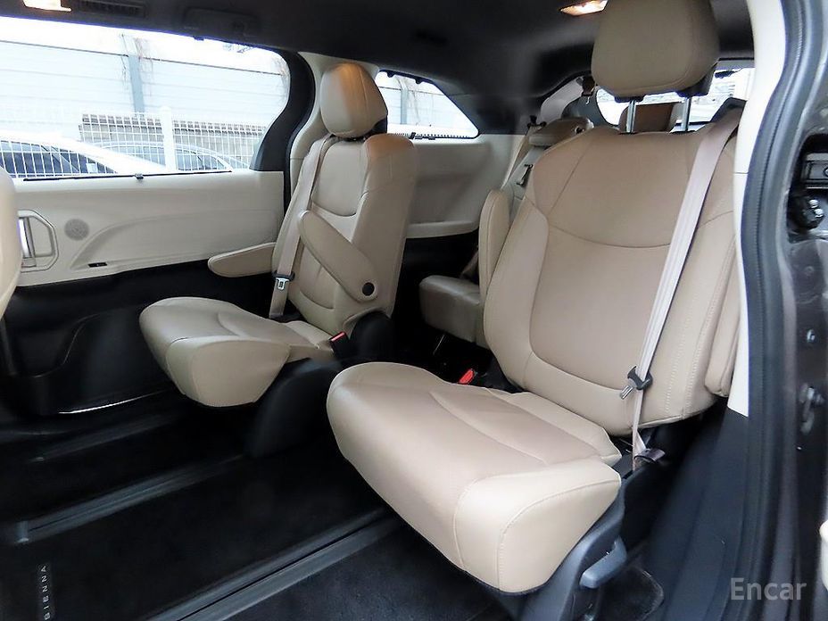 2021 Toyota Sienna IV 2.5 Hybrid AWD с пробегом 77 910 км