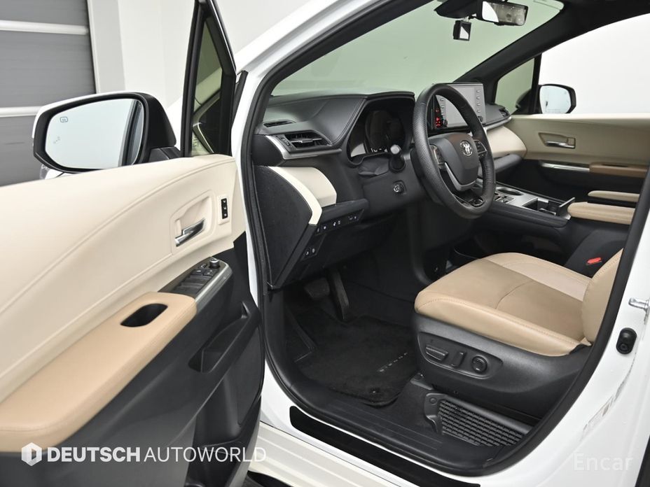 2021 Toyota Sienna IV 2.5 Hybrid 2WD с пробегом 38 000 км