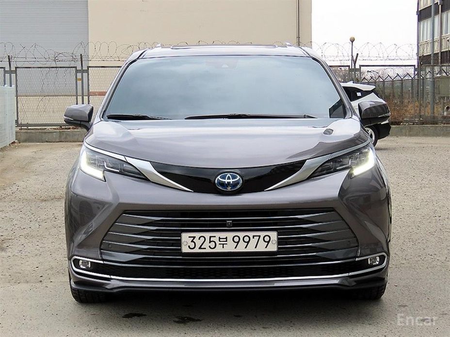 2021 Toyota Sienna IV 2.5 Hybrid AWD с пробегом 77 910 км
