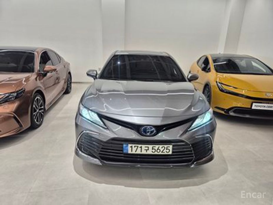 2023 Toyota Camry VIII (XV70) Рестайлинг 2.5 XLE Hybrid с пробегом 41 500 км
