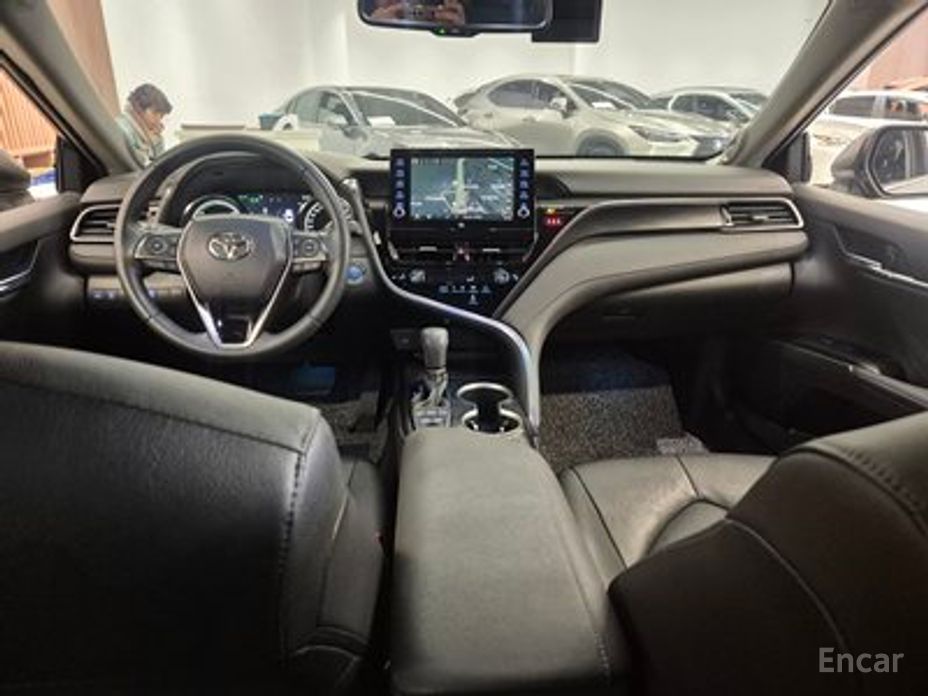 2023 Toyota Camry VIII (XV70) Рестайлинг 2.5 XLE Hybrid с пробегом 41 500 км
