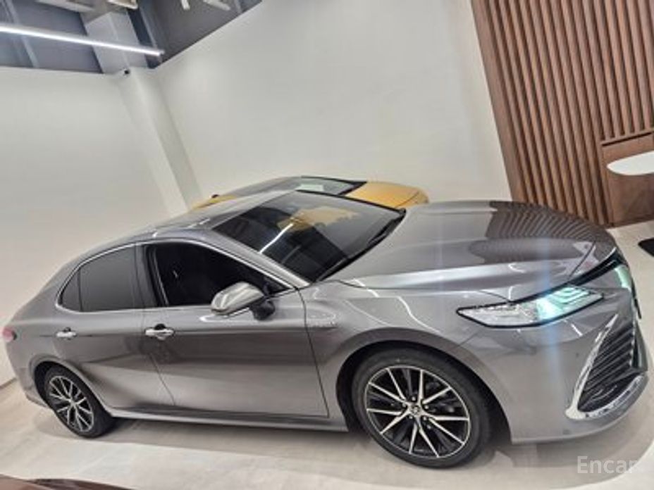 2023 Toyota Camry VIII (XV70) Рестайлинг 2.5 XLE Hybrid с пробегом 41 500 км