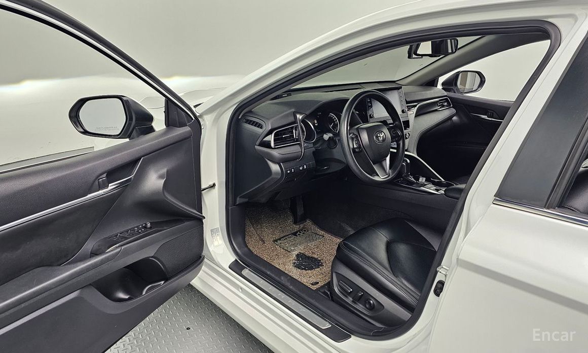 2022 Toyota Camry VIII (XV70) Рестайлинг 2.5 LE Hybrid с пробегом 119 708 км