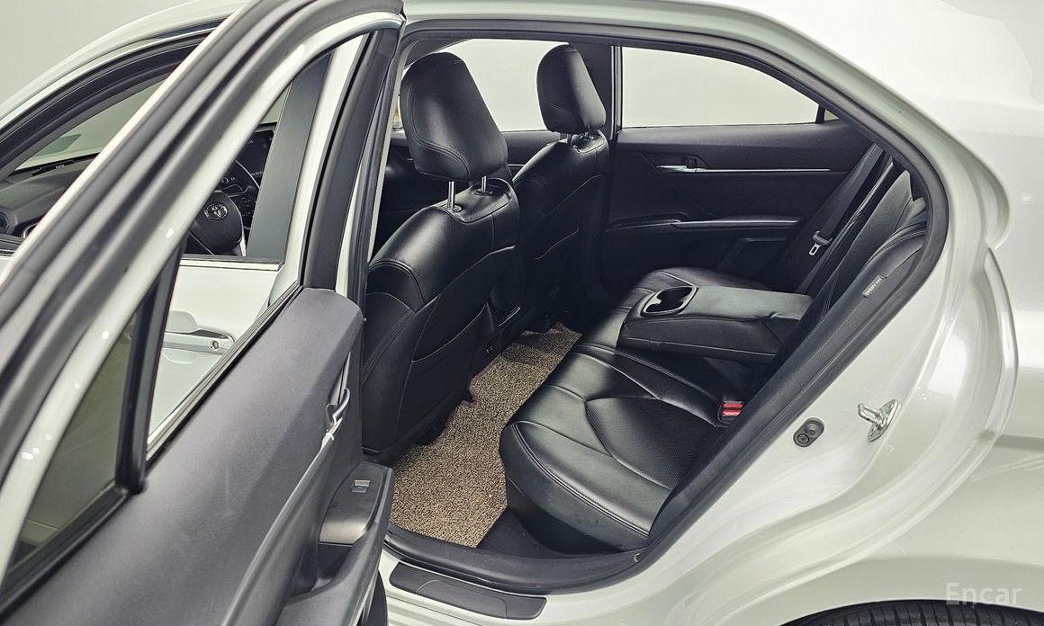 2022 Toyota Camry VIII (XV70) Рестайлинг 2.5 LE Hybrid с пробегом 119 708 км