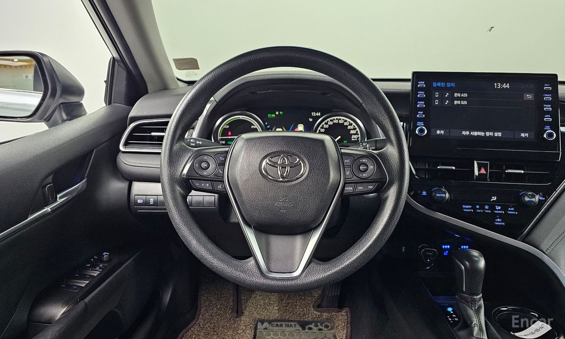 2022 Toyota Camry VIII (XV70) Рестайлинг 2.5 LE Hybrid с пробегом 119 708 км
