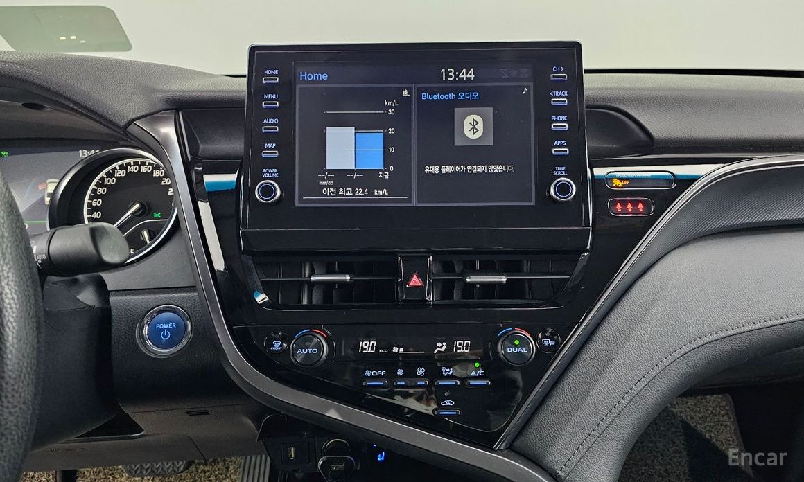 2022 Toyota Camry VIII (XV70) Рестайлинг 2.5 LE Hybrid с пробегом 119 708 км