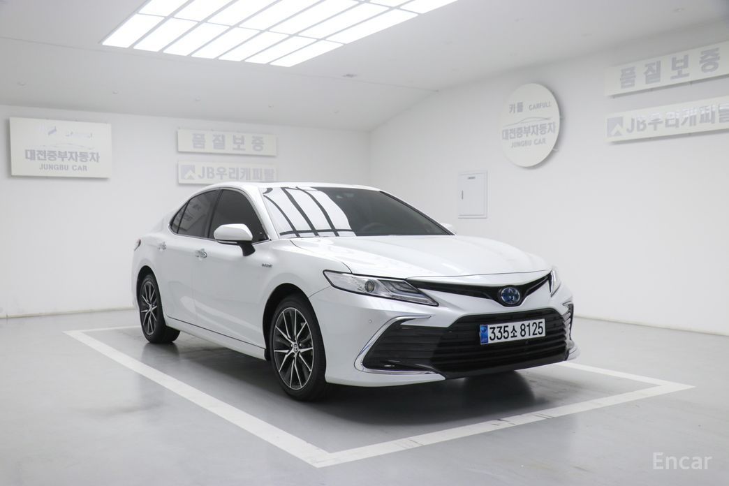 2023 Toyota Camry VIII (XV70) Рестайлинг 2.5 XLE Hybrid с пробегом 53 502 км