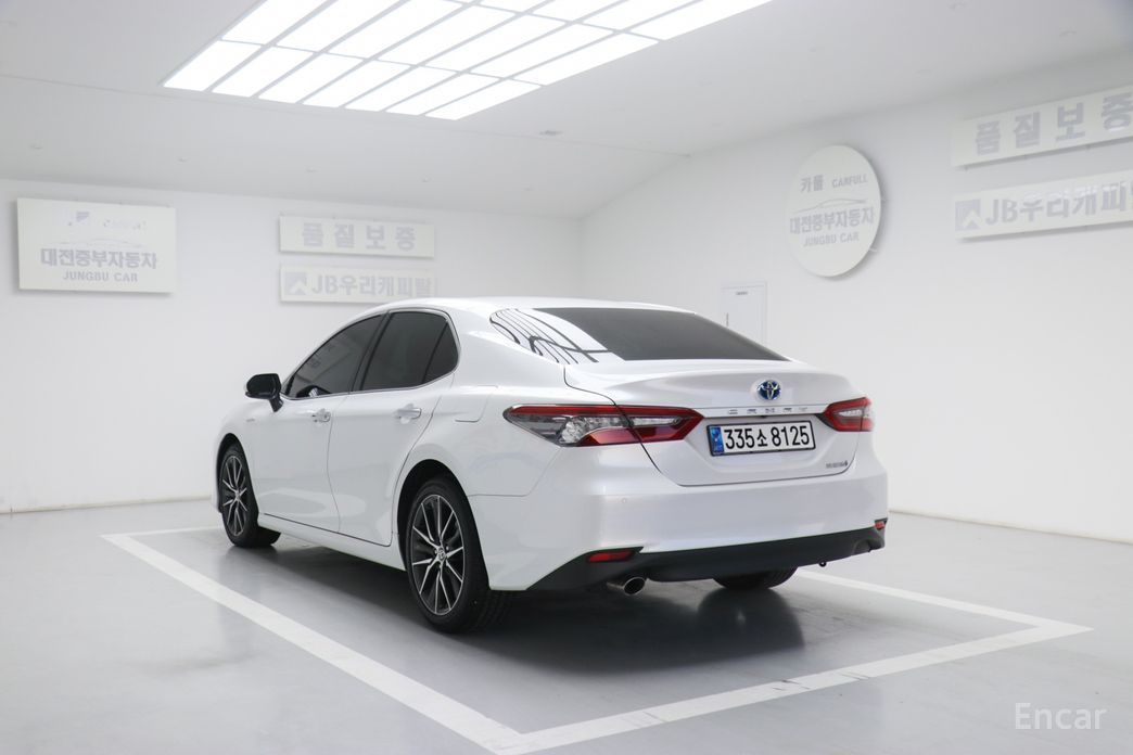 2023 Toyota Camry VIII (XV70) Рестайлинг 2.5 XLE Hybrid с пробегом 53 502 км