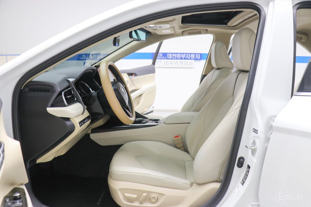 2023 Toyota Camry VIII (XV70) Рестайлинг 2.5 XLE Hybrid с пробегом 53 502 км