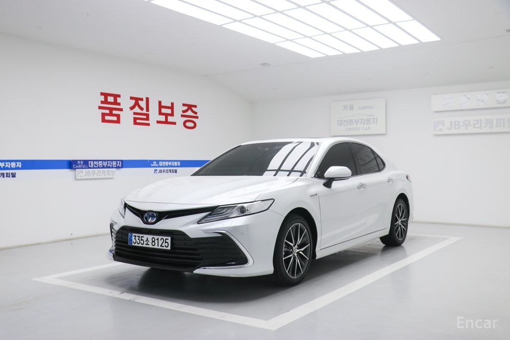 2023 Toyota Camry VIII (XV70) Рестайлинг 2.5 XLE Hybrid с пробегом 53 502 км