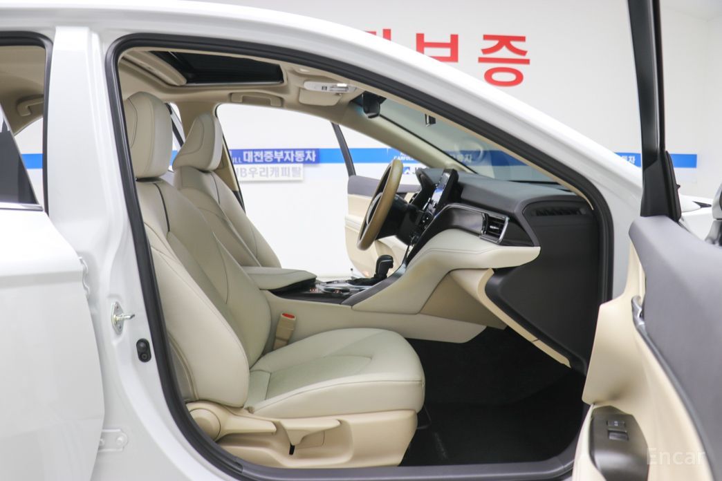 2023 Toyota Camry VIII (XV70) Рестайлинг 2.5 XLE Hybrid с пробегом 53 502 км