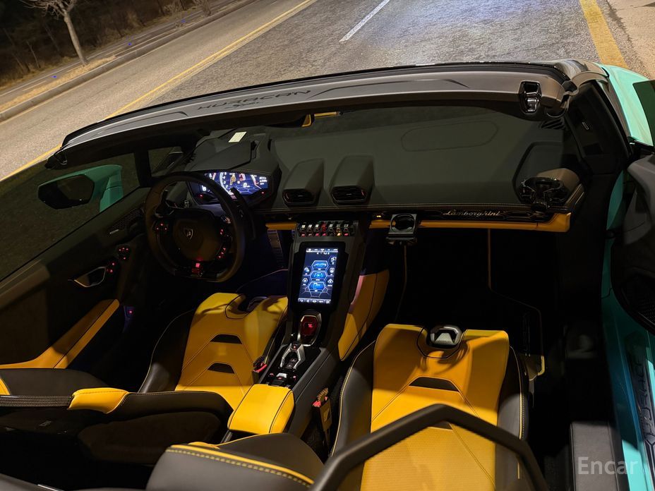 2023 Lamborghini Huracán I Рестайлинг LP640-4 EVO Spyder с пробегом 9 300 км
