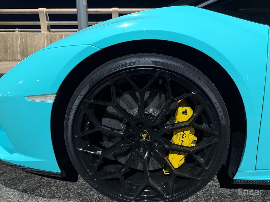 2023 Lamborghini Huracán I Рестайлинг LP640-4 EVO Spyder с пробегом 9 300 км