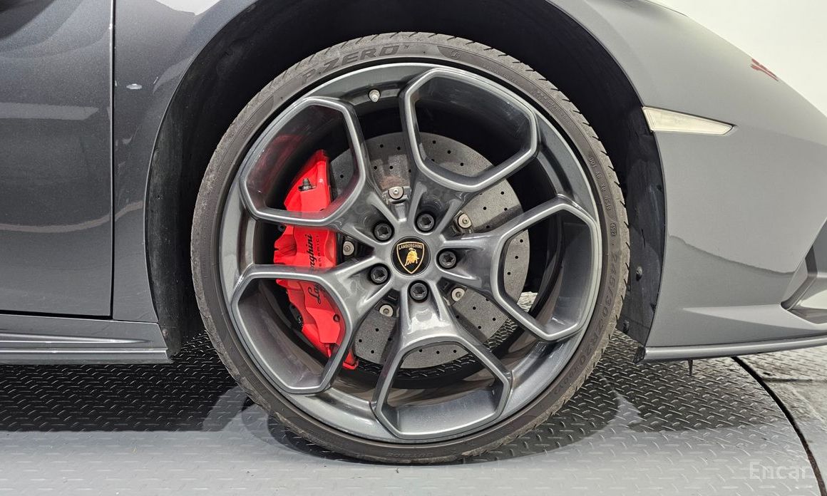 2023 Lamborghini Huracán I Рестайлинг LP640-4 EVO Spyder с пробегом 25 742 км