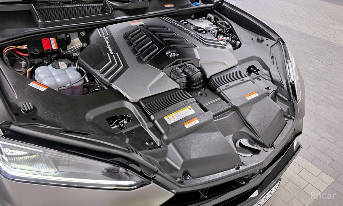 2025 Lamborghini Urus I Рестайлинг 4.0 V8 SE с пробегом 2 611 км