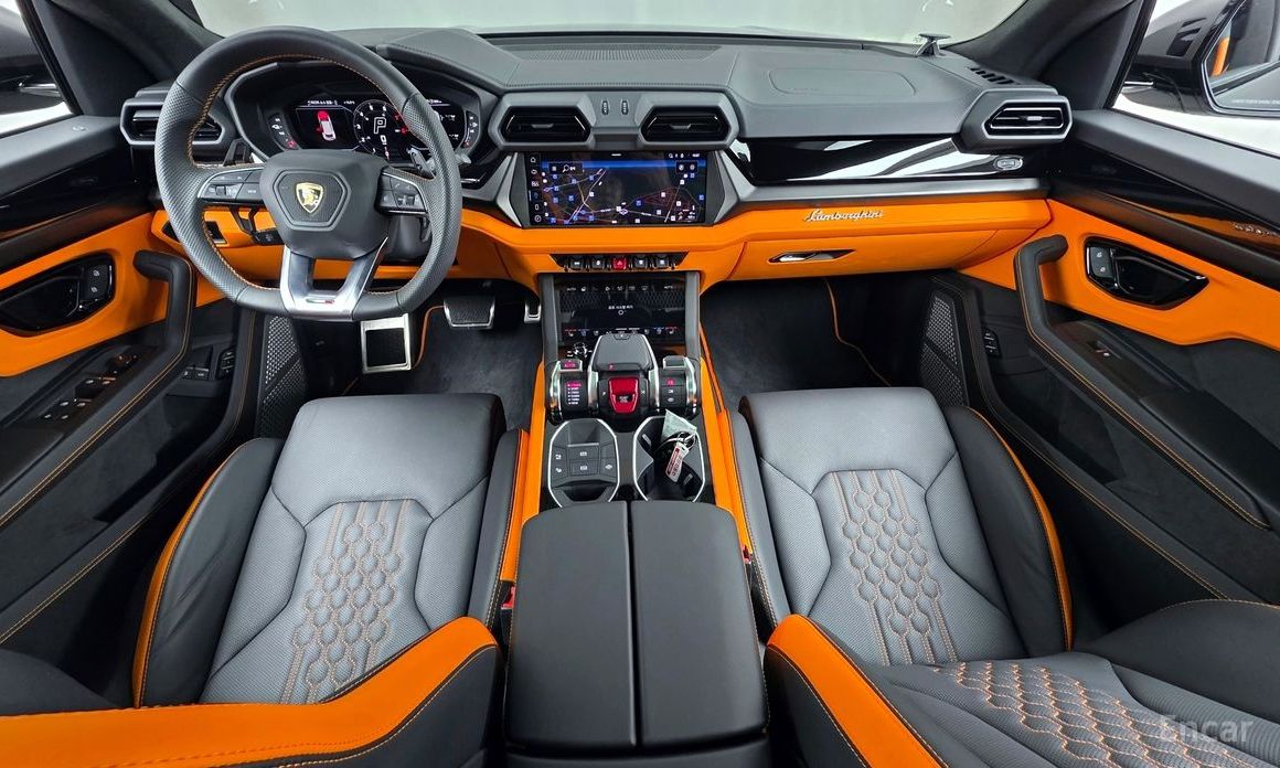 2025 Lamborghini Urus I Рестайлинг 4.0 V8 SE с пробегом 2 611 км