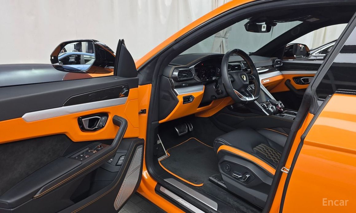 2024 Lamborghini Urus I Рестайлинг 4.0 V8 S с пробегом 14 945 км