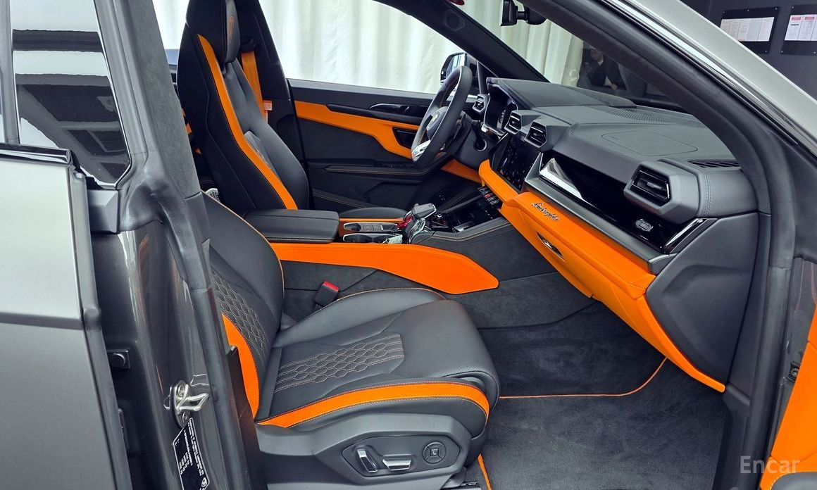2025 Lamborghini Urus I Рестайлинг 4.0 V8 SE с пробегом 2 611 км