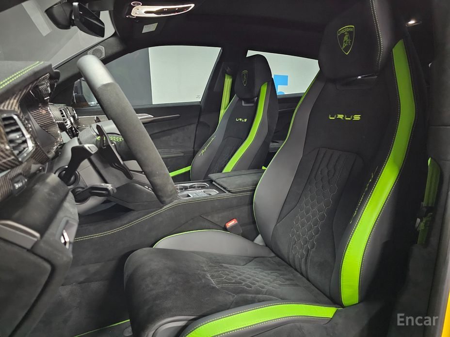 2024 Lamborghini Urus I Рестайлинг 4.0 V8 Performante с пробегом 630 км