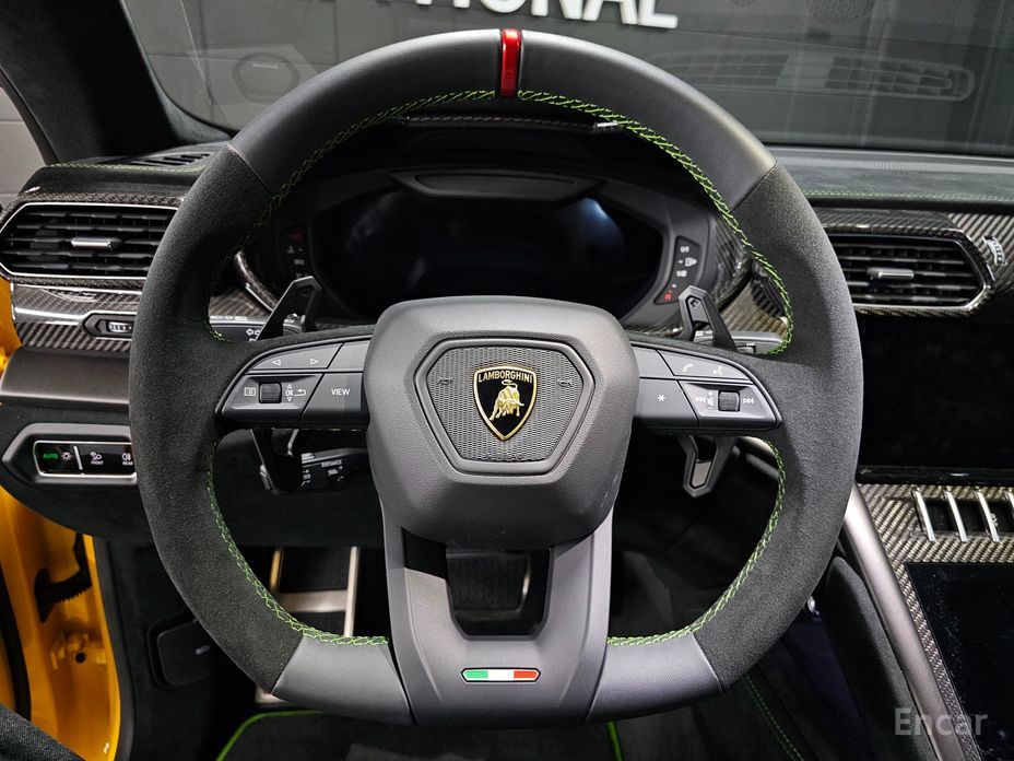 2024 Lamborghini Urus I Рестайлинг 4.0 V8 Performante с пробегом 630 км