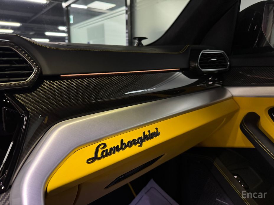 2024 Lamborghini Urus I Рестайлинг 4.0 V8 S с пробегом 6 500 км