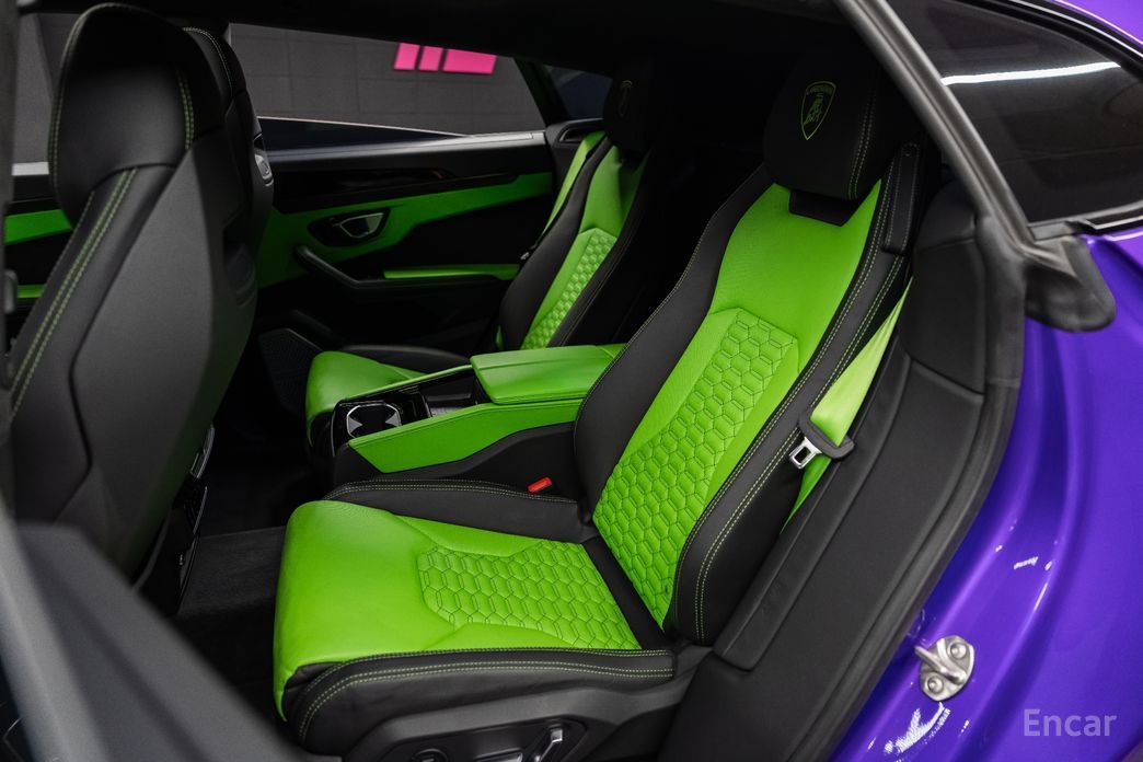 2022 Lamborghini Urus I Рестайлинг 4.0 V8 с пробегом 9 500 км