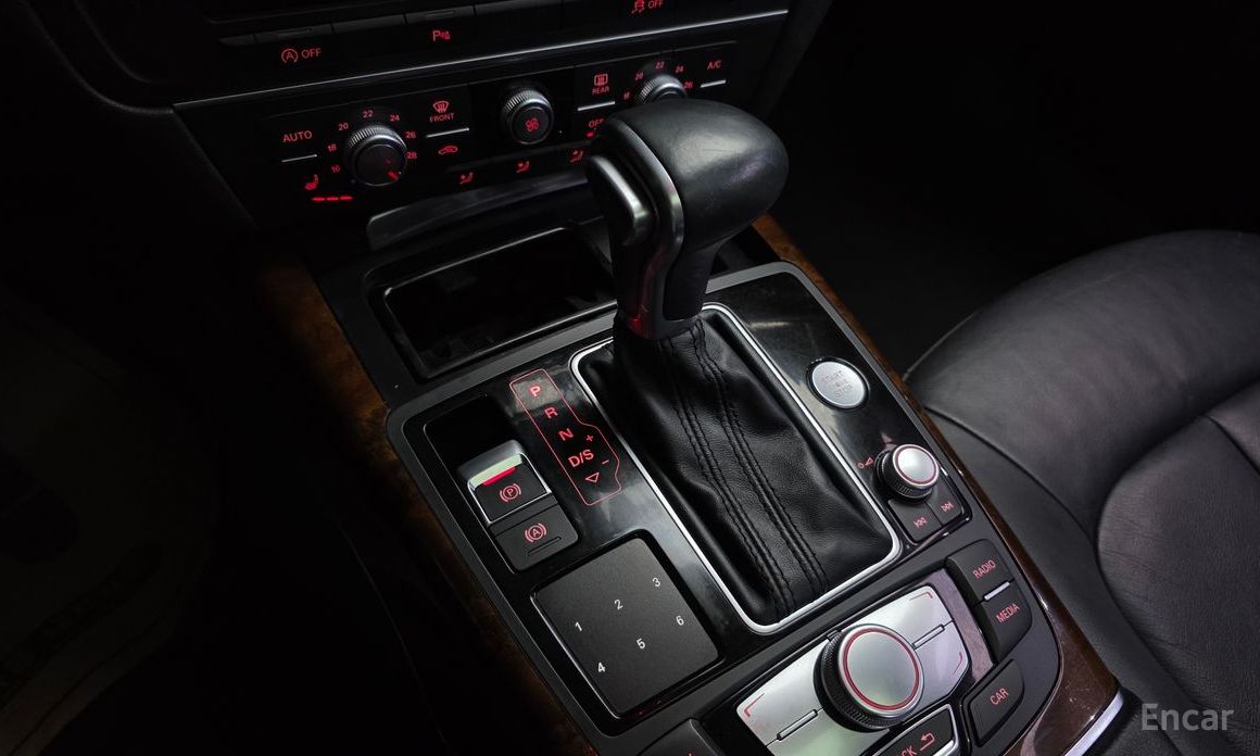 2015 Audi A6 IV (C7) Рестайлинг 45 TDI Quattro C7 с пробегом 120 203 км