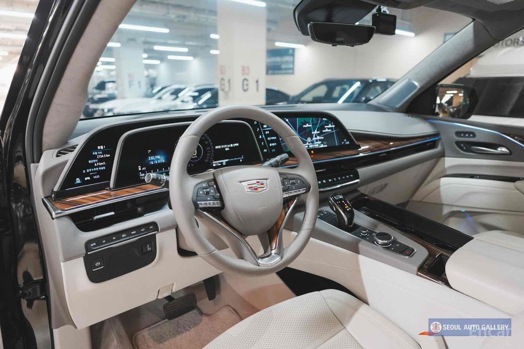2023 Cadillac Escalade V 6.2 Sports Platinum с пробегом 13 000 км