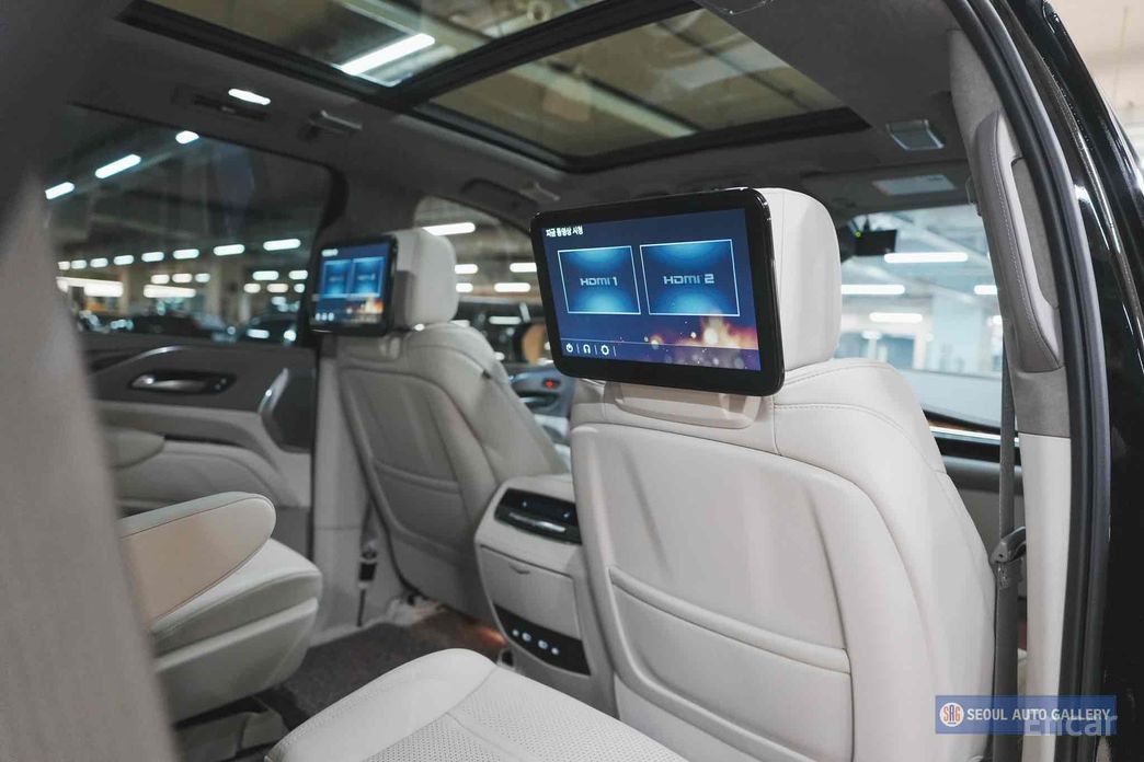 2023 Cadillac Escalade V 6.2 Sports Platinum с пробегом 13 000 км