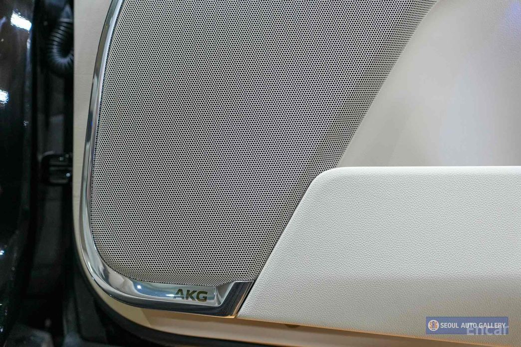 2023 Cadillac Escalade V 6.2 Sports Platinum с пробегом 13 000 км