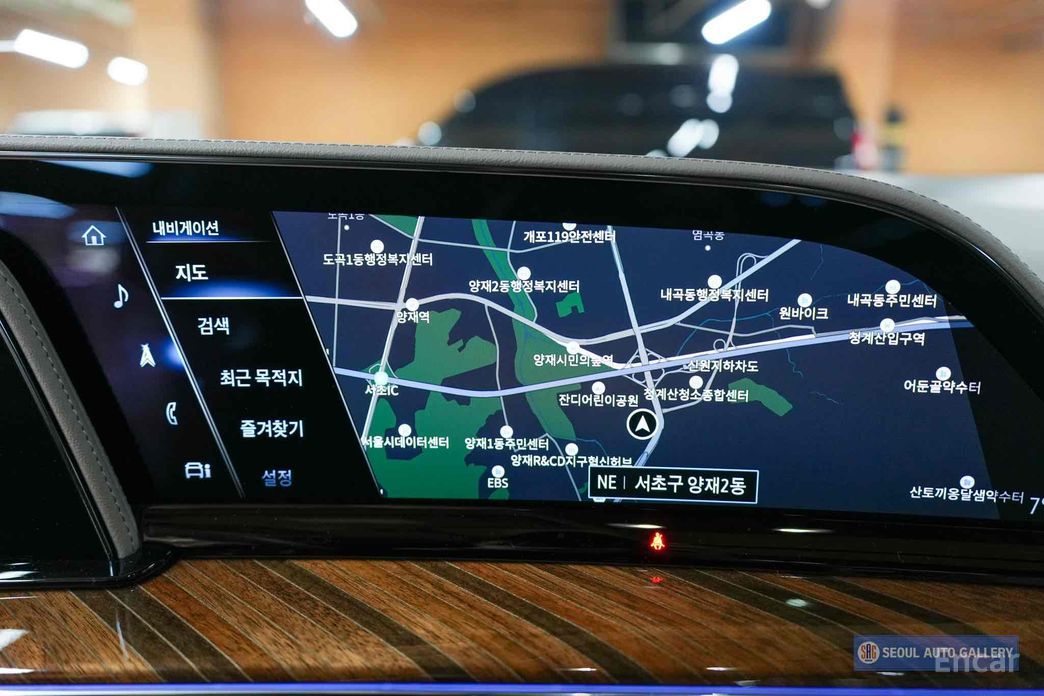 2023 Cadillac Escalade V 6.2 Sports Platinum с пробегом 13 000 км
