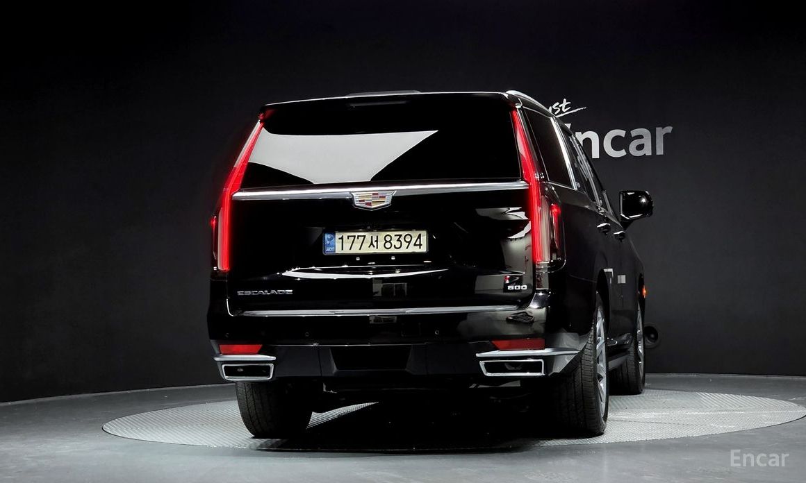 2022 Cadillac Escalade V 6.2 Premium Luxury Platinum с пробегом 56 277 км