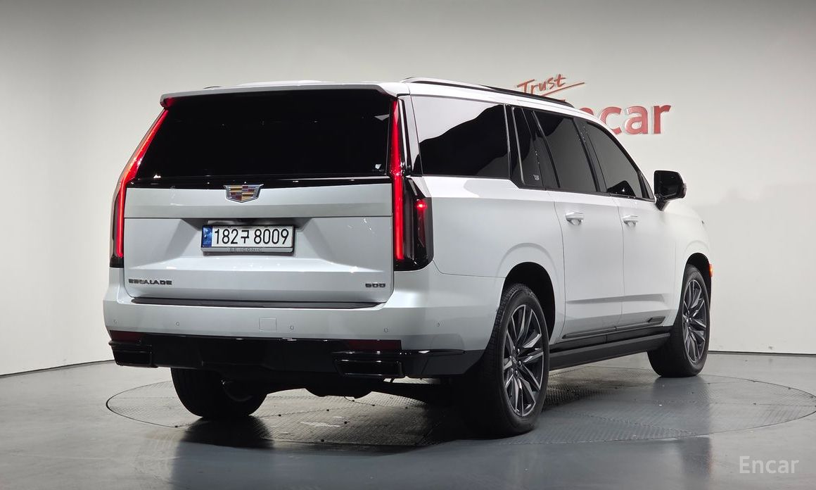 2023 Cadillac Escalade V 6.2 ESV ESV Sports Platinum с пробегом 26 531 км