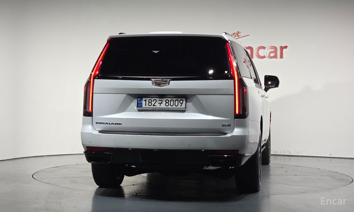 2023 Cadillac Escalade V 6.2 ESV ESV Sports Platinum с пробегом 26 531 км
