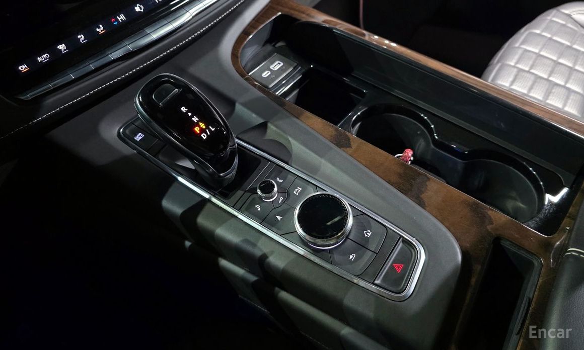 2022 Cadillac Escalade V 6.2 Premium Luxury Platinum с пробегом 56 277 км