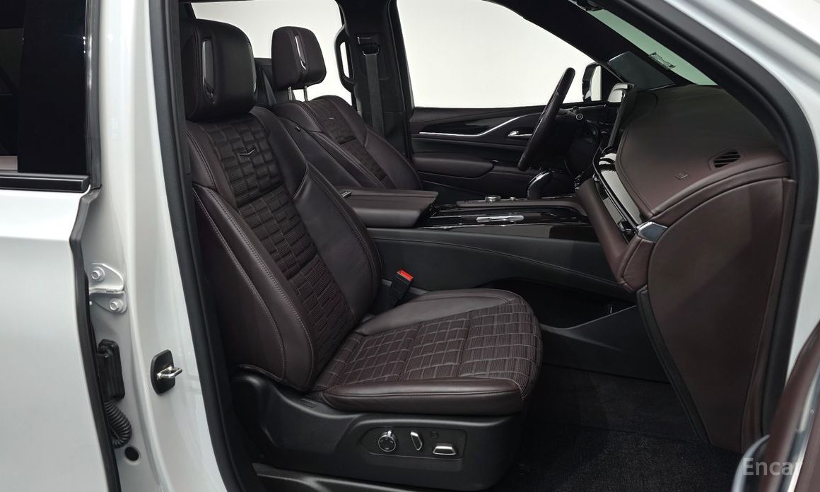 2023 Cadillac Escalade V 6.2 ESV ESV Sports Platinum с пробегом 26 531 км