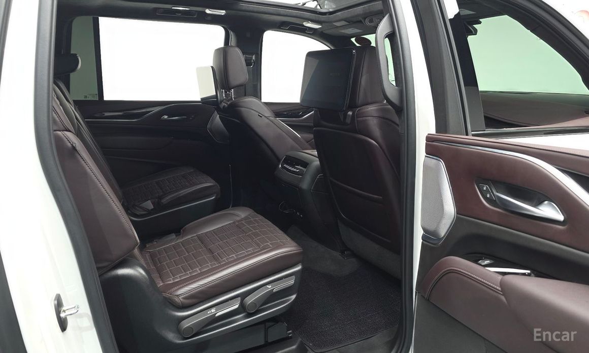 2023 Cadillac Escalade V 6.2 ESV ESV Sports Platinum с пробегом 26 531 км