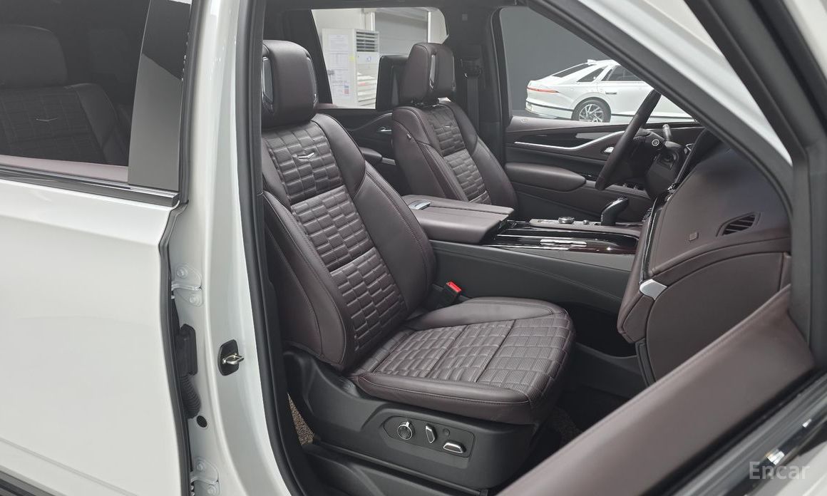 2023 Cadillac Escalade V 6.2 ESV ESV Sports Platinum с пробегом 11 775 км