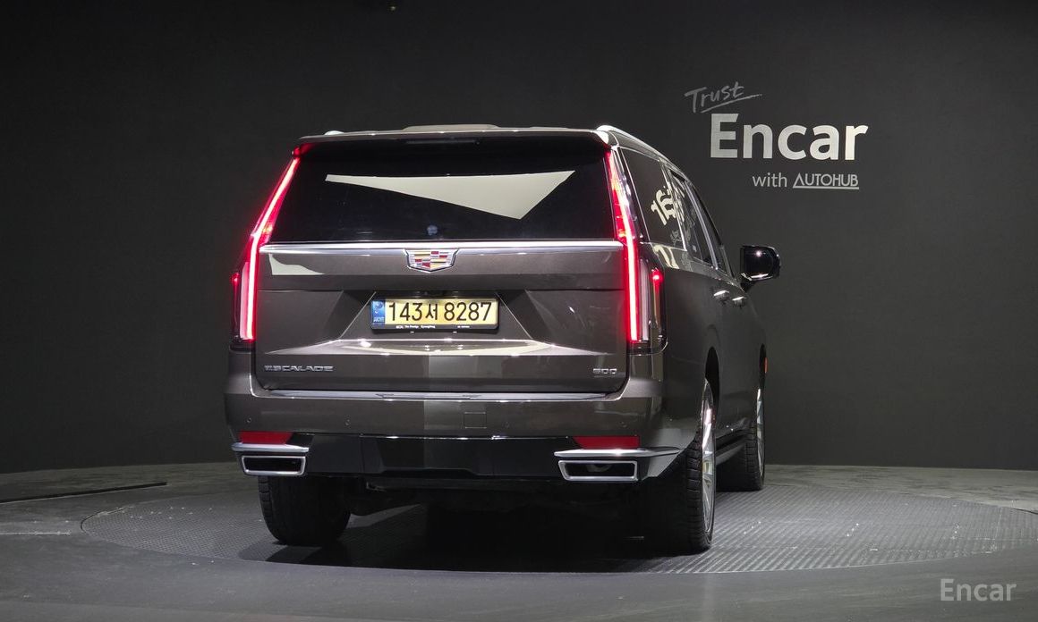 2021 Cadillac Escalade V 6.2 ESV ESV Sports Platinum с пробегом 74 400 км
