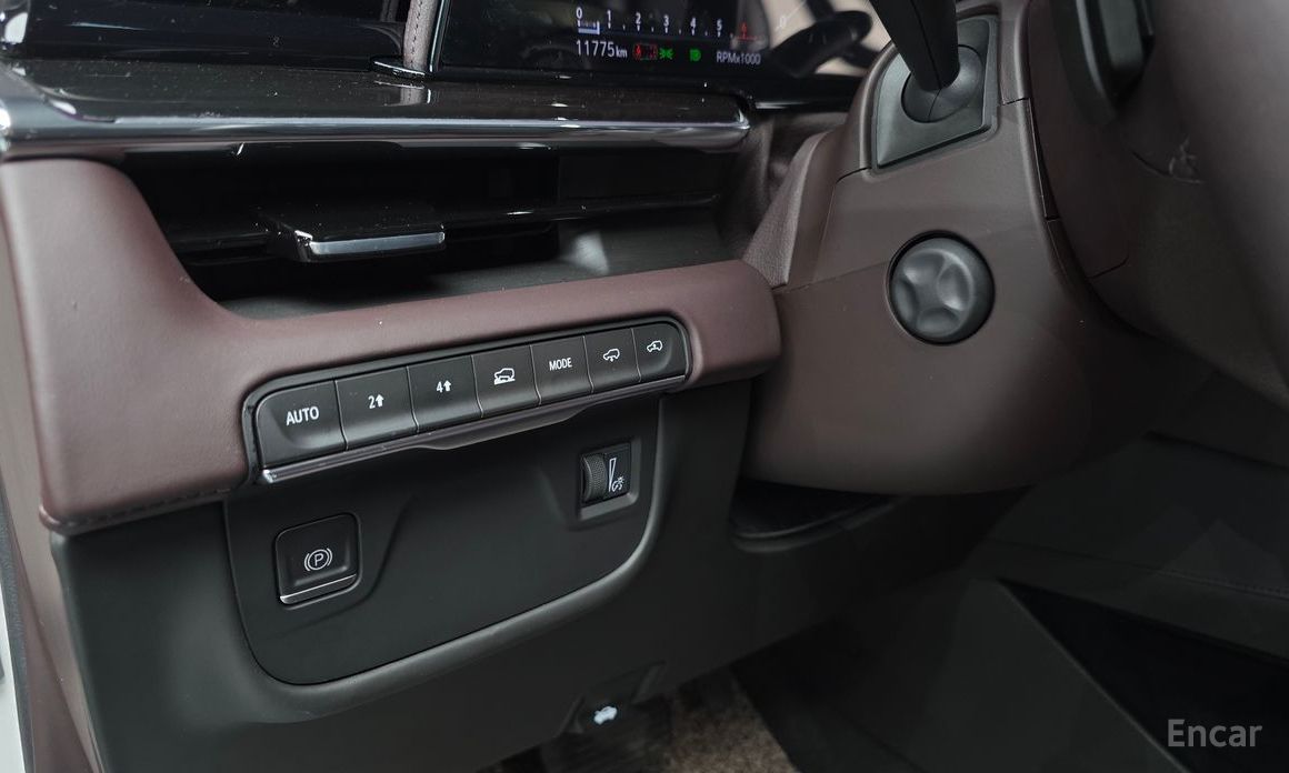 2023 Cadillac Escalade V 6.2 ESV ESV Sports Platinum с пробегом 11 775 км