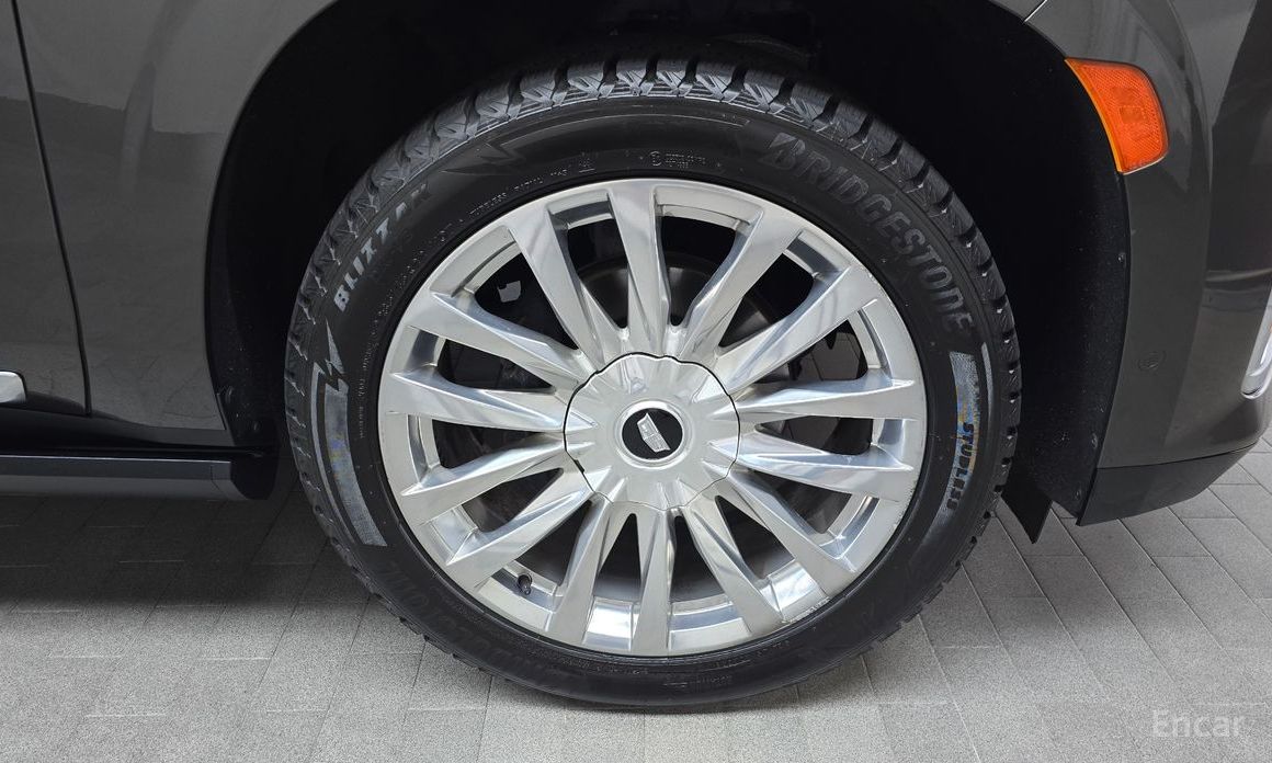 2021 Cadillac Escalade V 6.2 ESV ESV Sports Platinum с пробегом 74 400 км