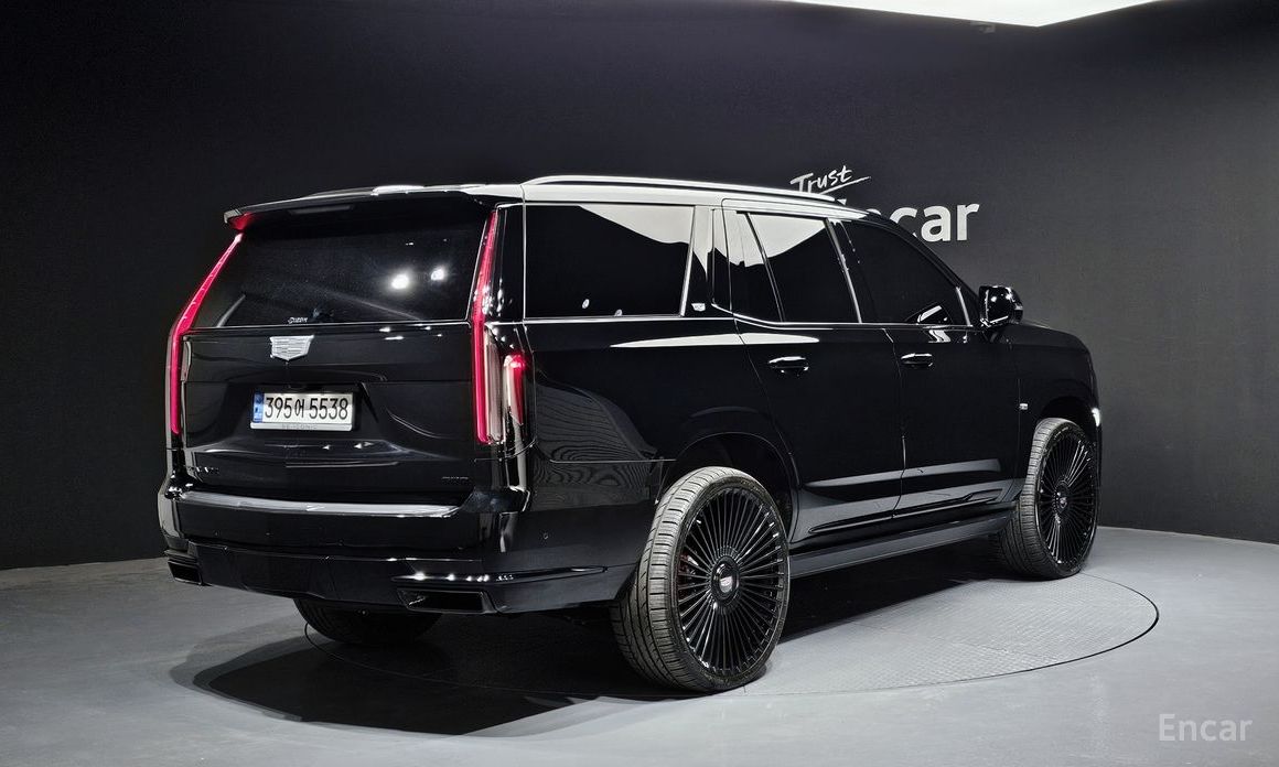 2022 Cadillac Escalade V 6.2 Sports Platinum с пробегом 27 583 км