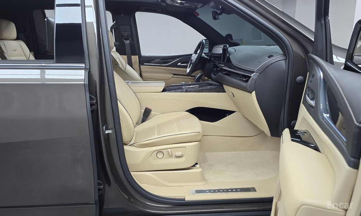 2021 Cadillac Escalade V 6.2 ESV ESV Sports Platinum с пробегом 74 400 км