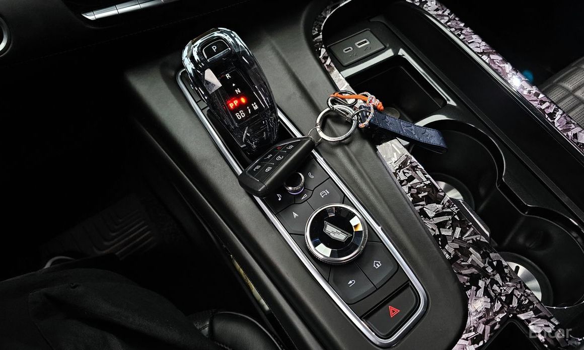 2022 Cadillac Escalade V 6.2 Sports Platinum с пробегом 27 583 км