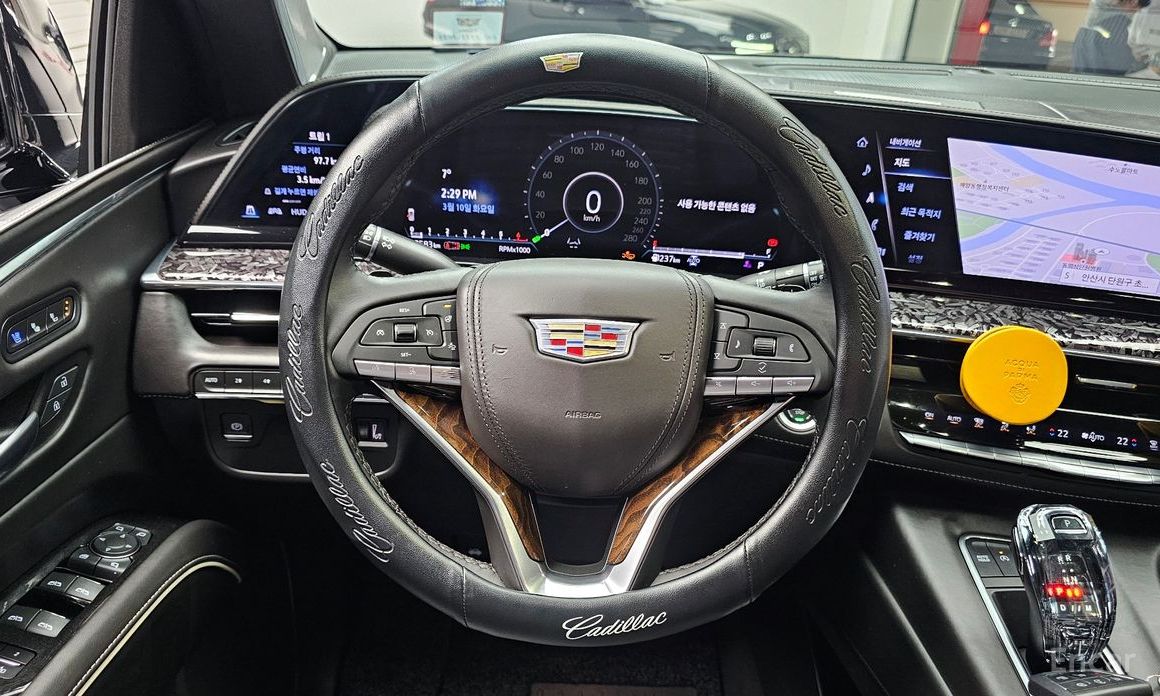 2022 Cadillac Escalade V 6.2 Sports Platinum с пробегом 27 583 км