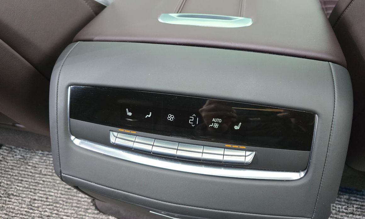 2022 Cadillac Escalade V 6.2 Premium Luxury Platinum с пробегом 77 336 км