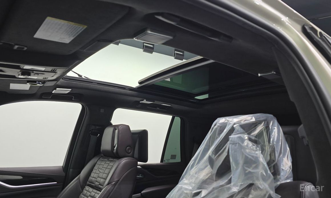 2022 Cadillac Escalade V 6.2 Premium Luxury Platinum с пробегом 77 336 км